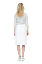 Load image into Gallery viewer, Knee Length Jean Skirt for Women &#39;Manhattan&#39; EX802162

